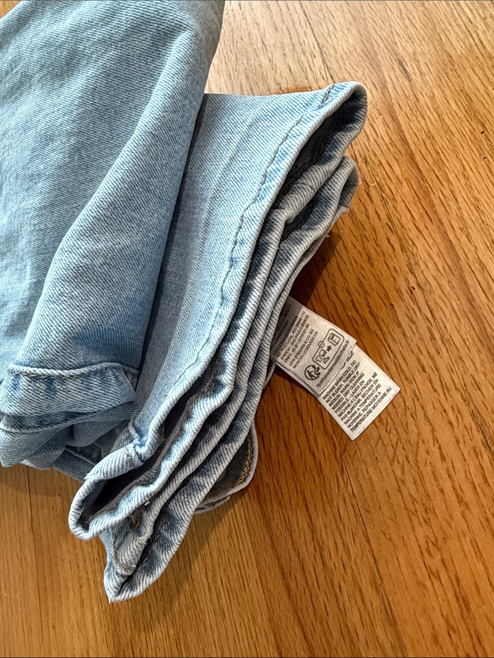 Levi’s rib cage straight jeans - Picture 7 of 7
